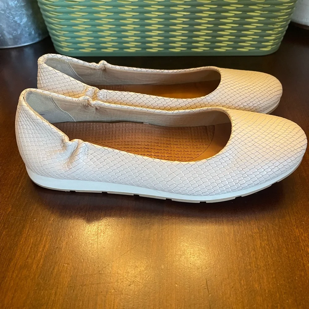 BareTraps ballet flats